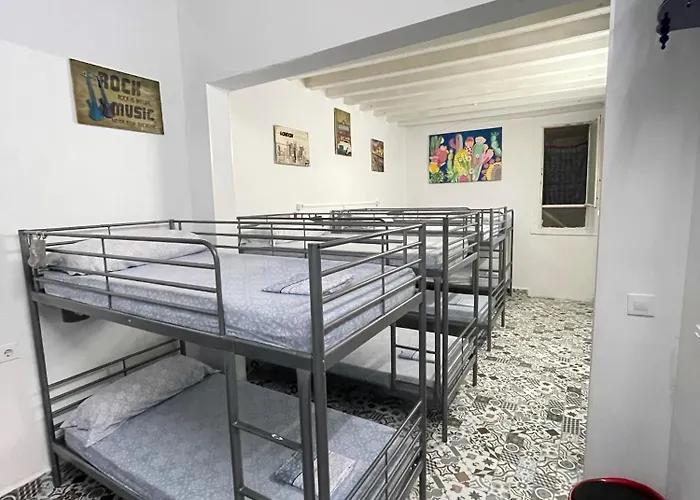 Rosa De Vientos Hostel *