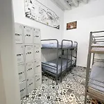 Rosa De Vientos Hostel *